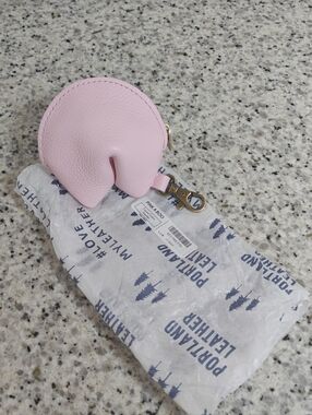 Portland leather Fortune Cookie Keychain (Pinkaboo pink)